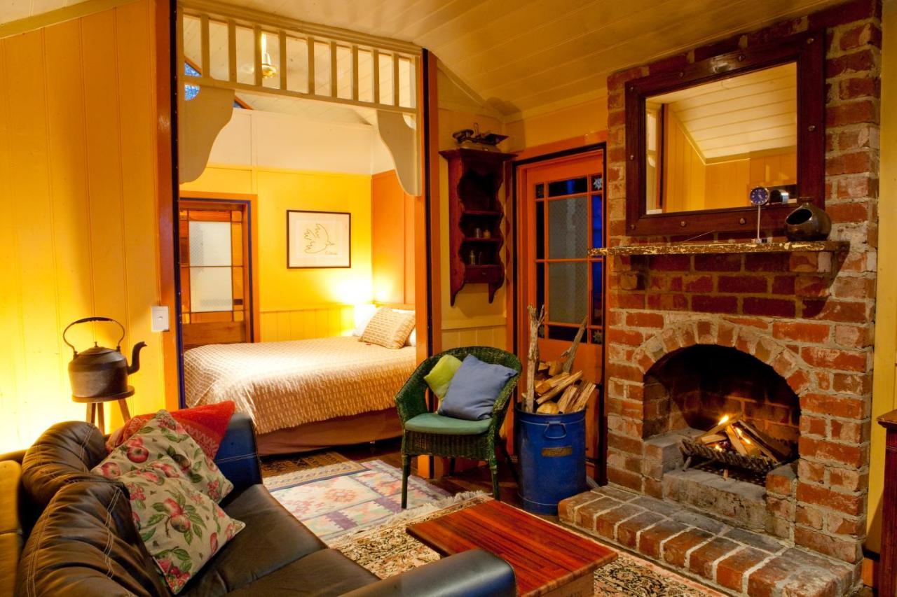 Como Cottage Accommodation Olinda Exterior photo
